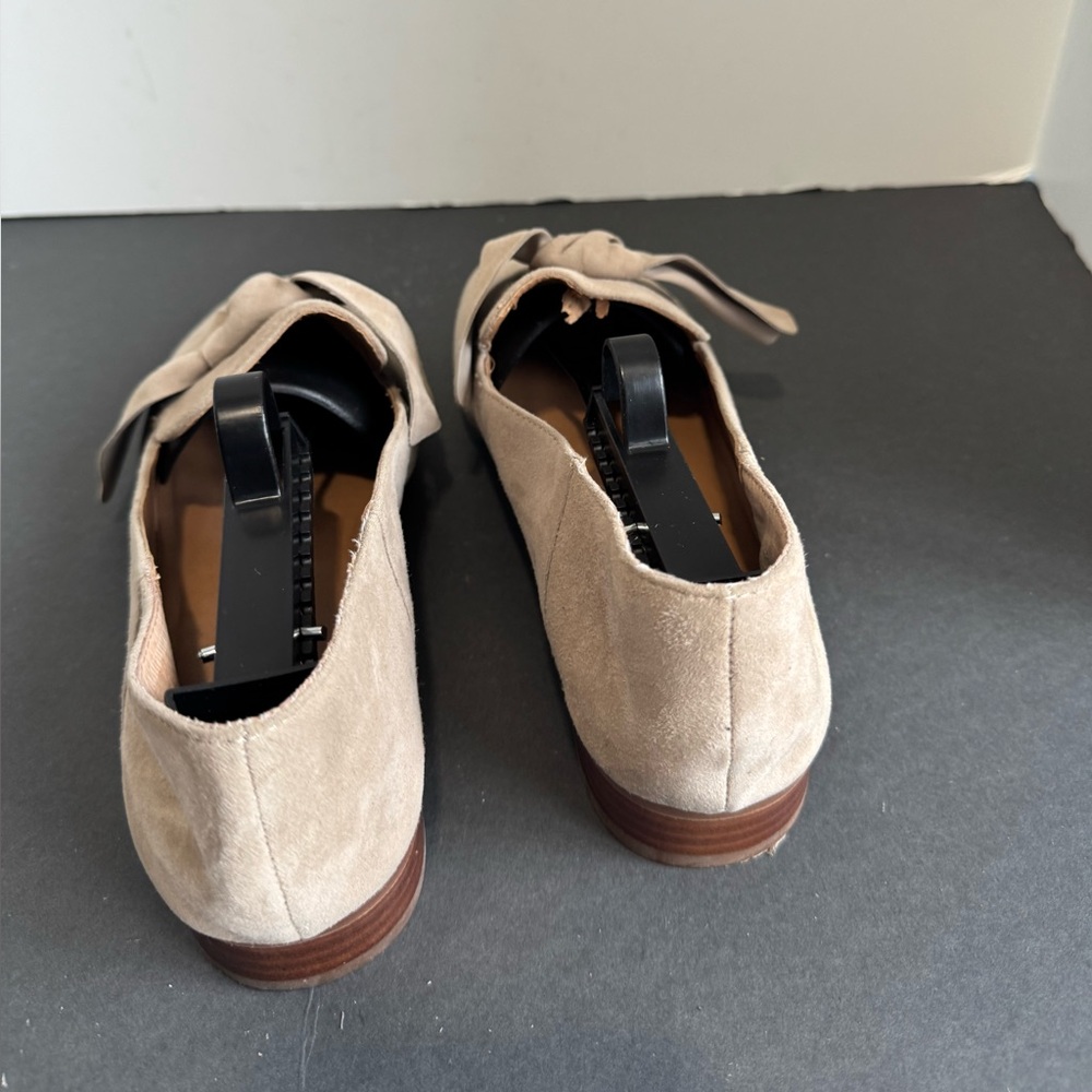 Franco Sarto Abyss Beige Suede Loafers with Bow Detail. Size 10M - Picture 4 of 14